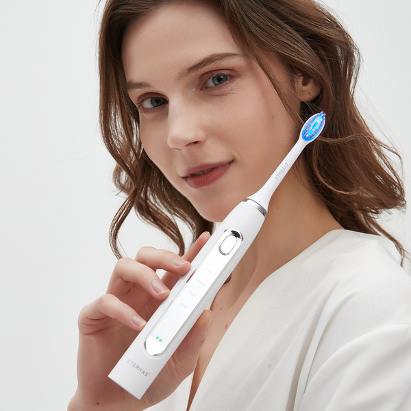 Escova de dentes elétrica 2 em 1 com LED