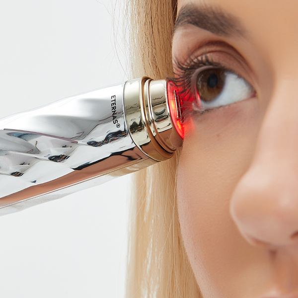 Corretor de Olhos RF em Ouro 24K